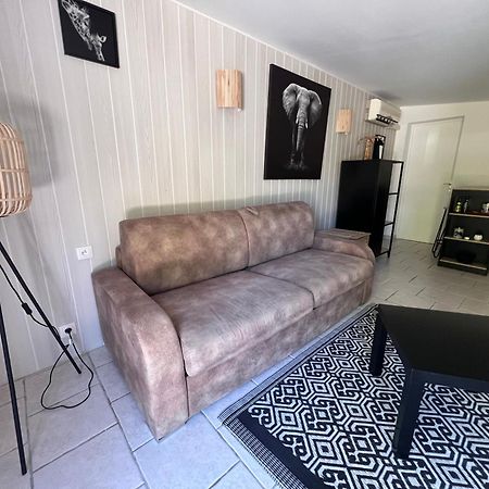 Lovina Chambre De Charme Avec Jaccuzi Velaux Exterior foto