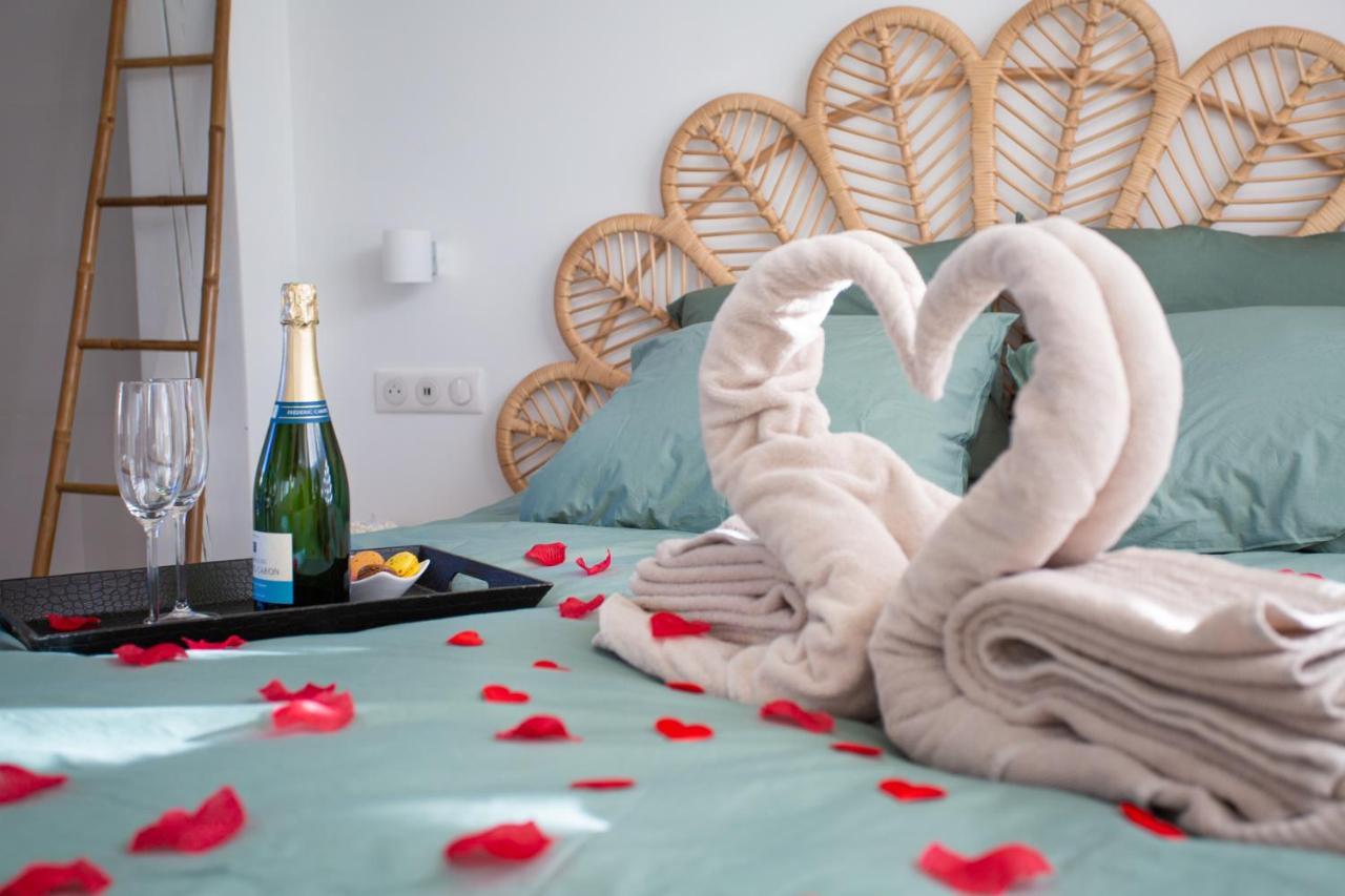Lovina Chambre De Charme Avec Jaccuzi Velaux Exterior foto