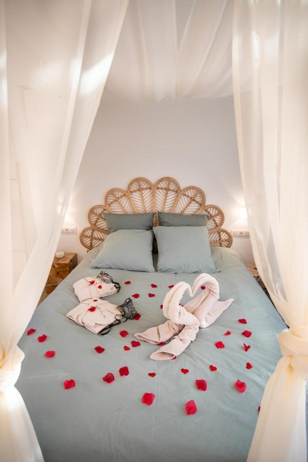 Lovina Chambre De Charme Avec Jaccuzi Velaux Exterior foto